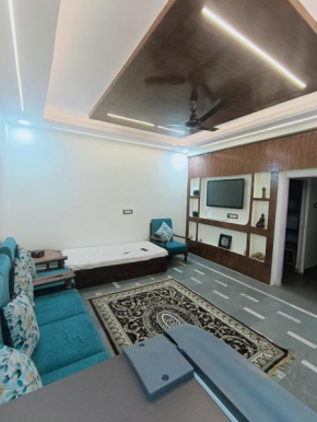 Fully furnished 1 BHK Apartment near Lake